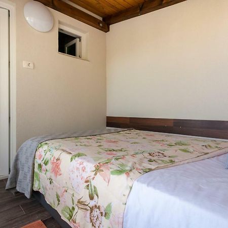Apartment Hasanec By El-Pi Tours Njivice Eksteriør billede